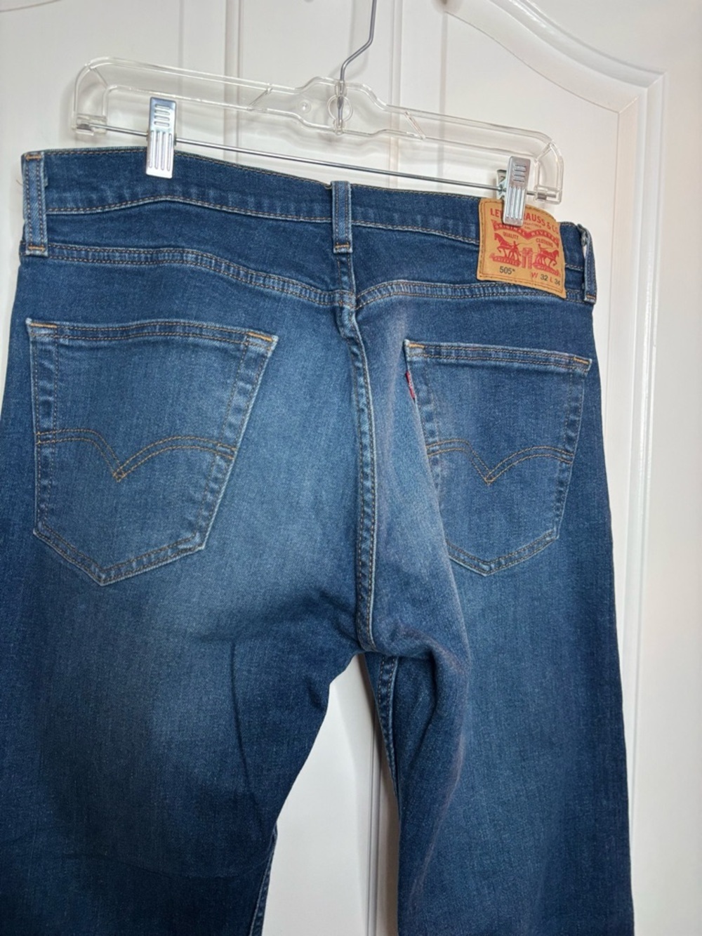EUC Levi's 505 Men's Classic Straight Leg Jeans in Deep Blue Wash size 32x34 - Picture 5 of 11
